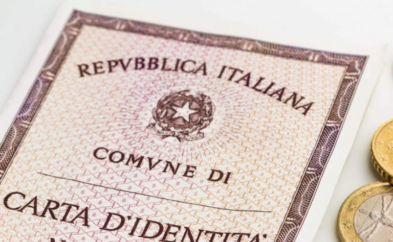 Casa Degli Italiani - Carta Identità, ritornano padre e madre